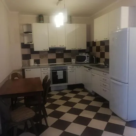 Margareta Apartmanhaz Daire Pápa